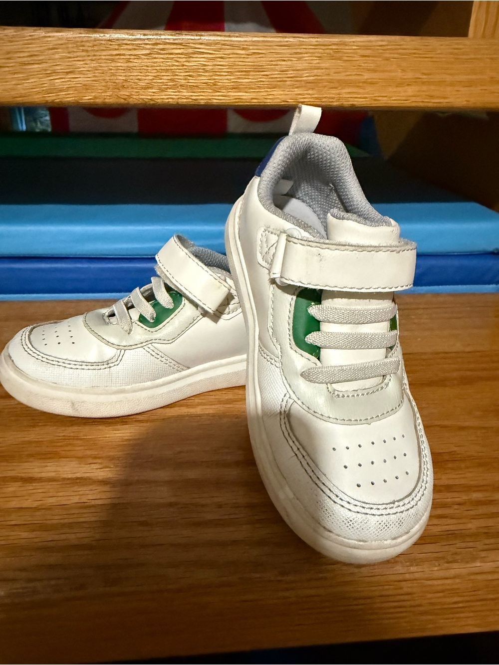 Size9 Stride rite White and Green Sneakers in
